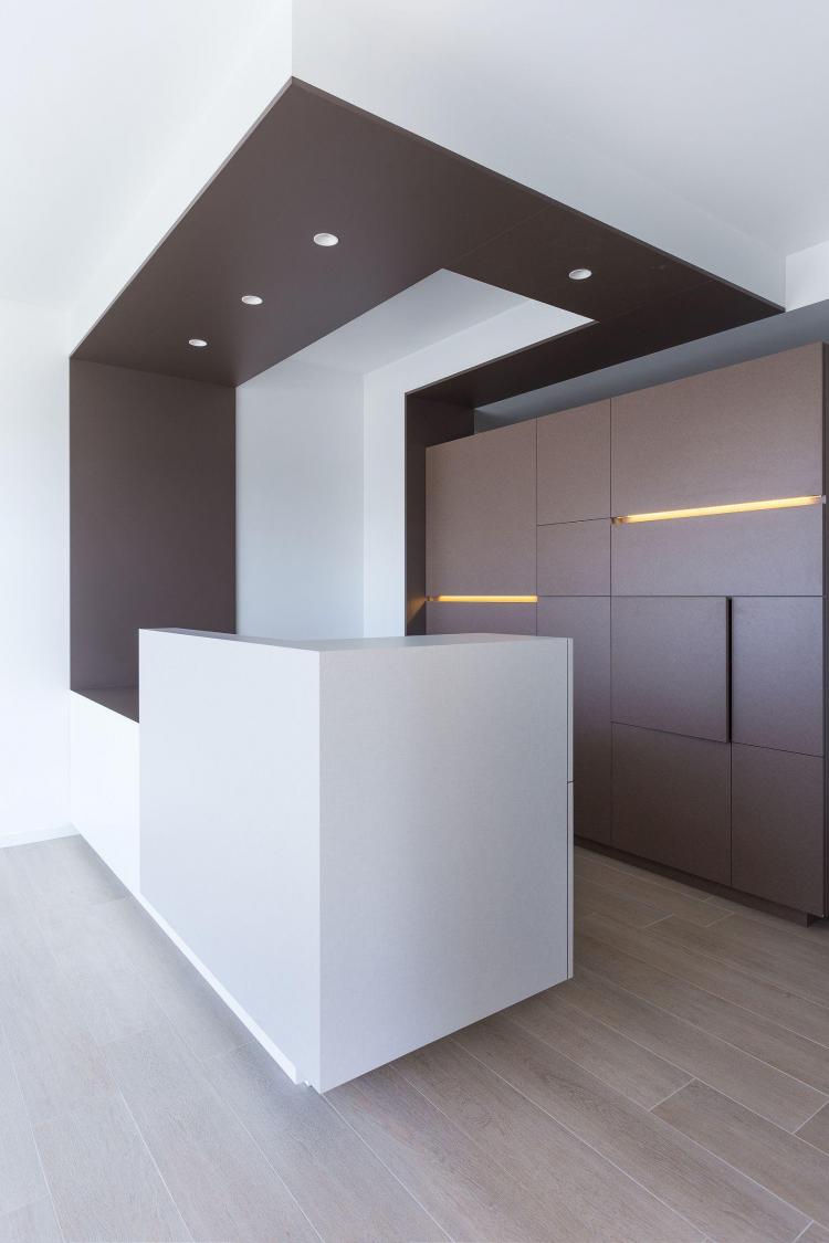 interieur_dokterspraktijk_receptie_baliemeubel_maatkasten