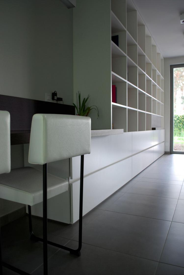 interieur_leefruimte_maatmeubel_boekenkast_bureautablet