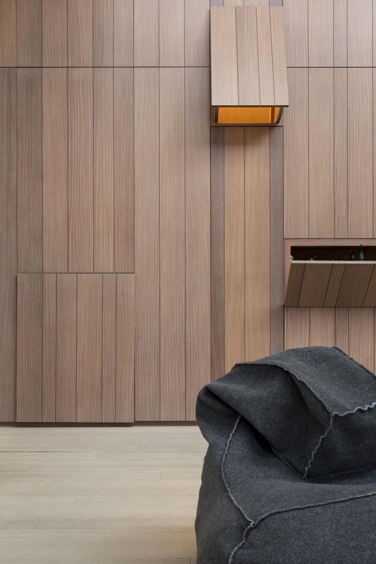 interieur_leefruimte_kastenwand_beplankt_afrormosia