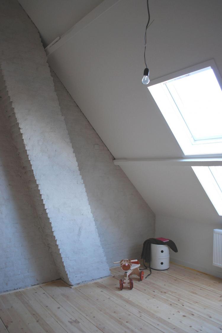 renovatie_rijwoning_zolder_plankenvloer_kaleien_dakvlakramen